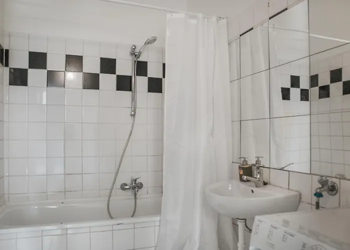 Apartamento Comfortable 2br Next To Rennweg
